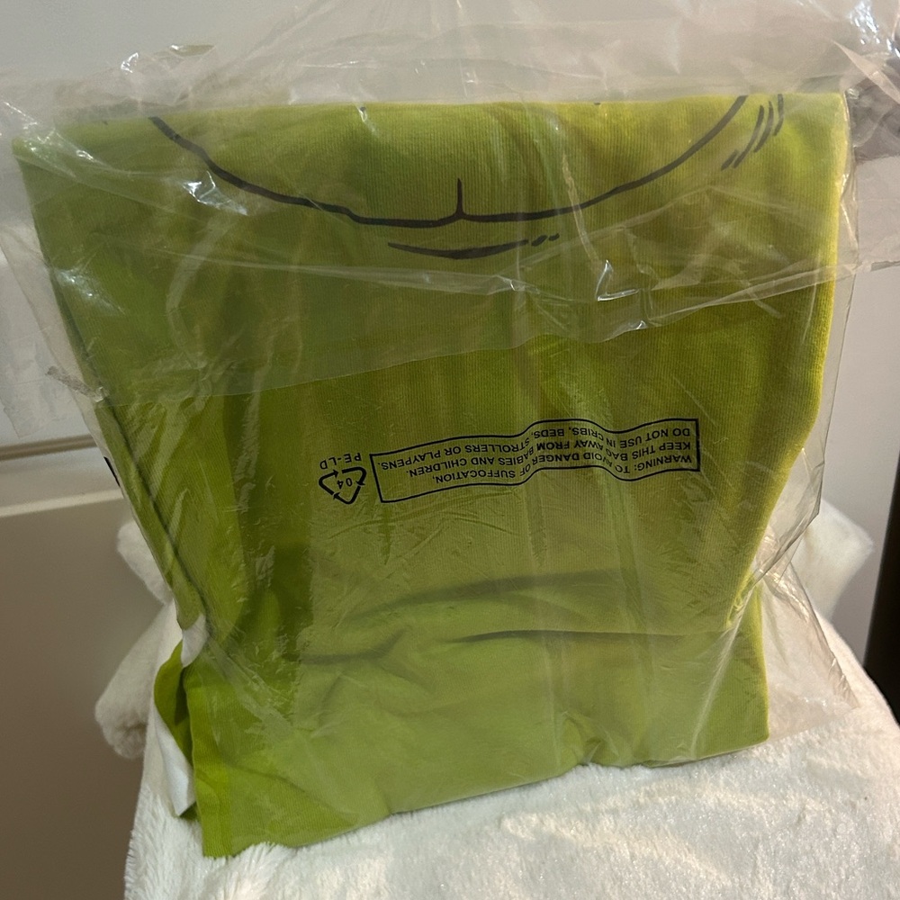 Grinch Pajama Set - Picture 12 of 16
